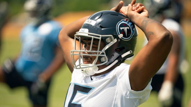 Titans wide receiver Treylon Burks (16) stretches during a Rookie Mini-Camp practice.
